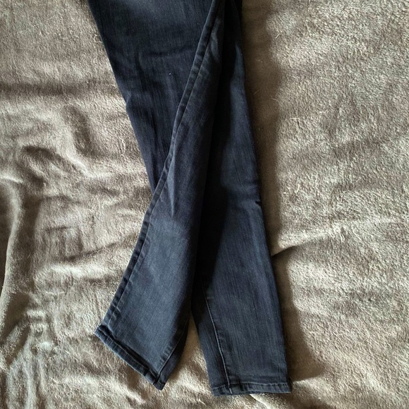 American Eagle High-Rise Jegging - Picture 3 of 4